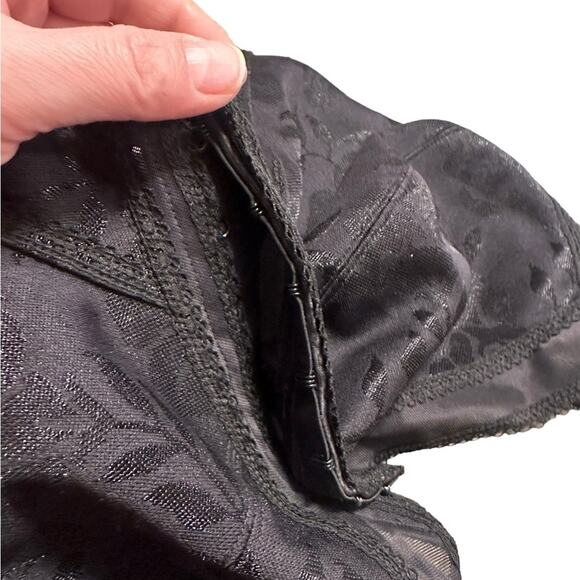 Playtex 18 Hour Wire Free Front Closure Black Bra Size 40DD - Picture 3 of 4